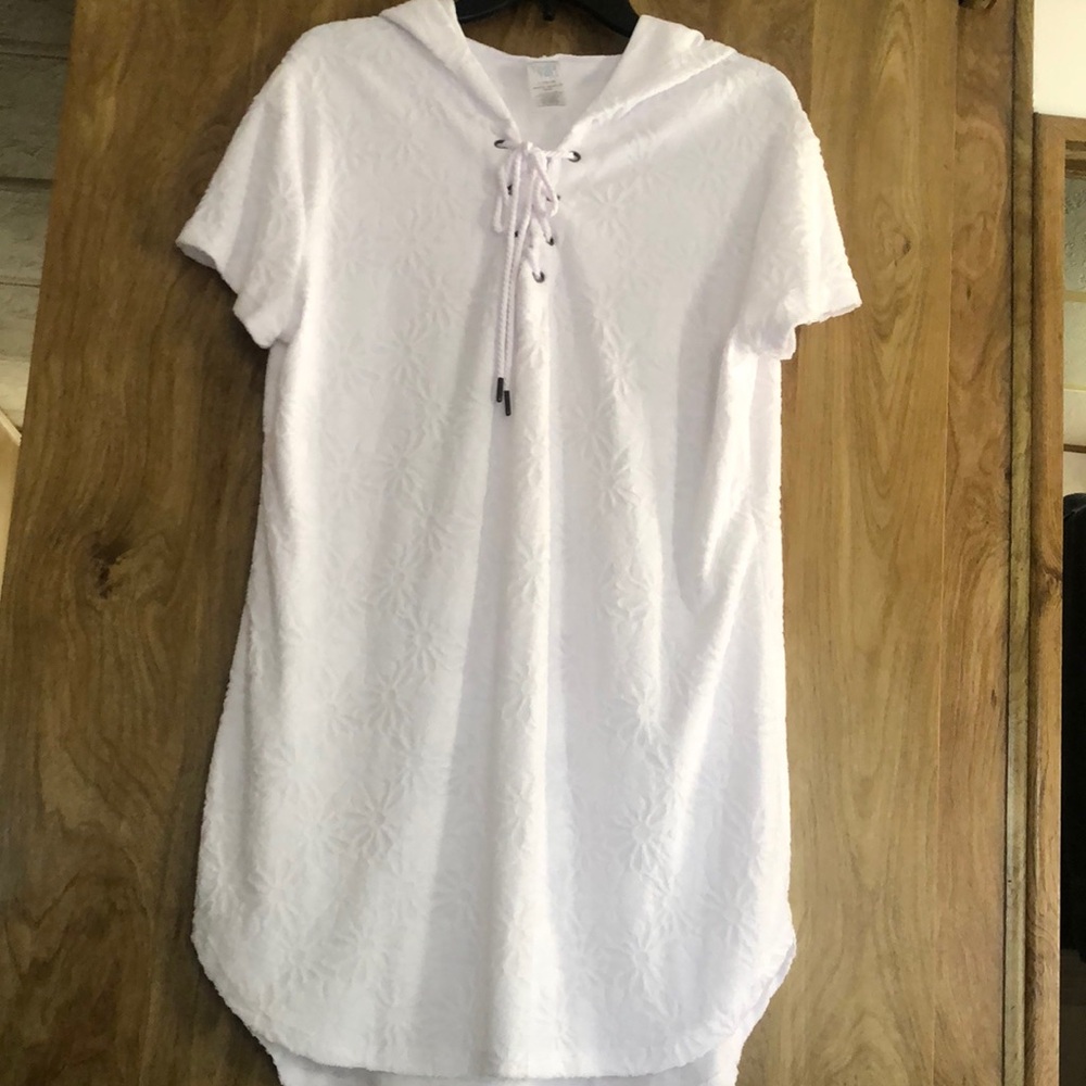 Time and Tru White Lace-Up swimsuit coverup